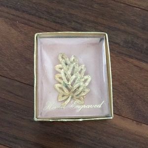 Beautiful vintage broach